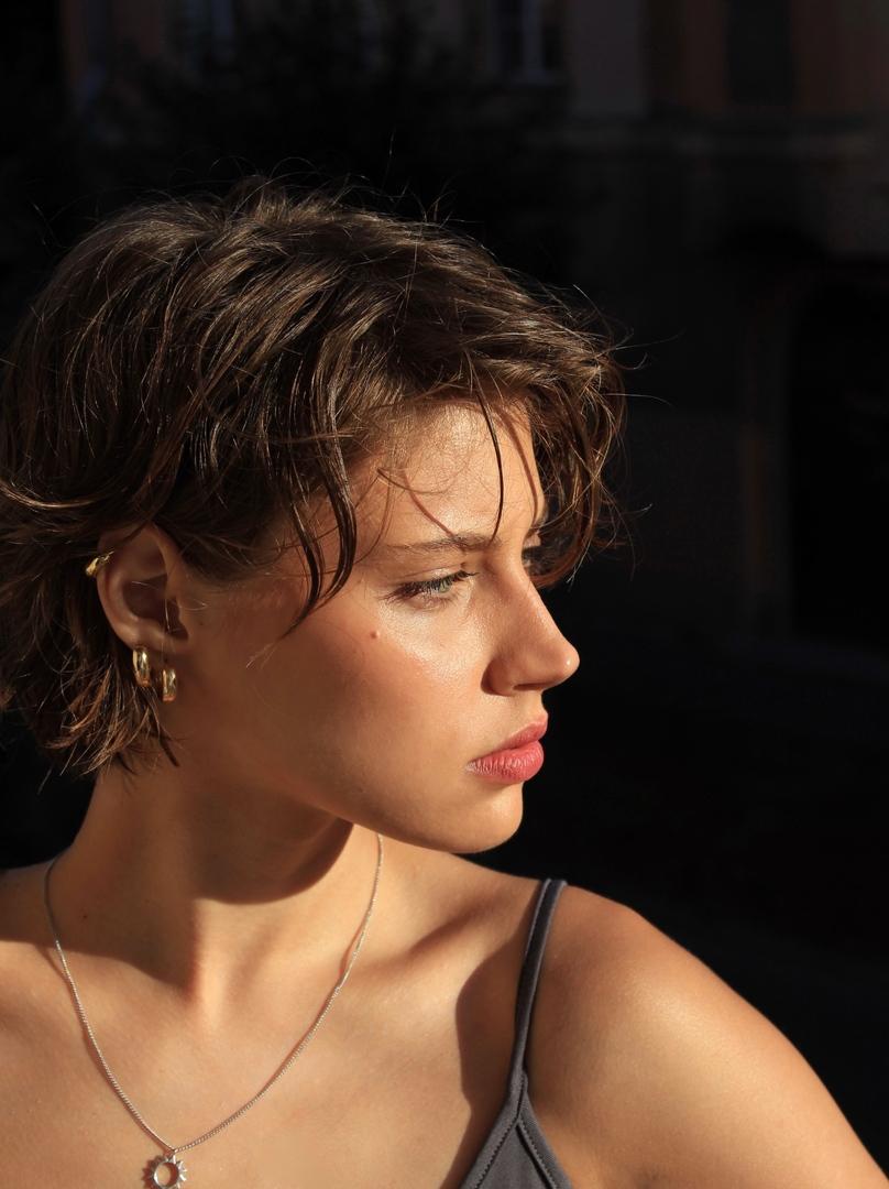 «Без театра не могу представить себя»: актриса БДТ Юлия Ильина о пути в кино, Школе-студии МХАТ и кумирах