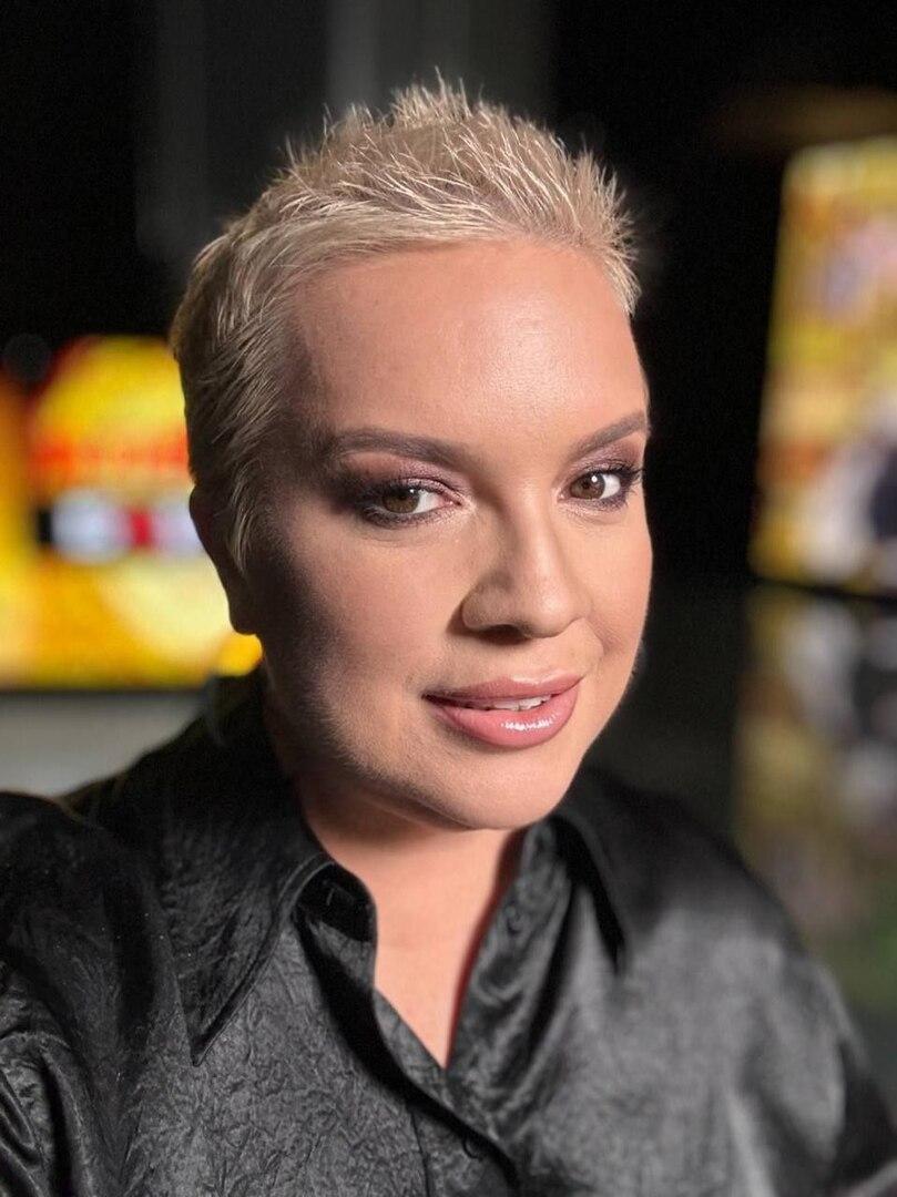 «Предпочли родную русскую Алёну»: Telegram-канал Алены Жигаловой переименовался в «Алёну, Блин!»