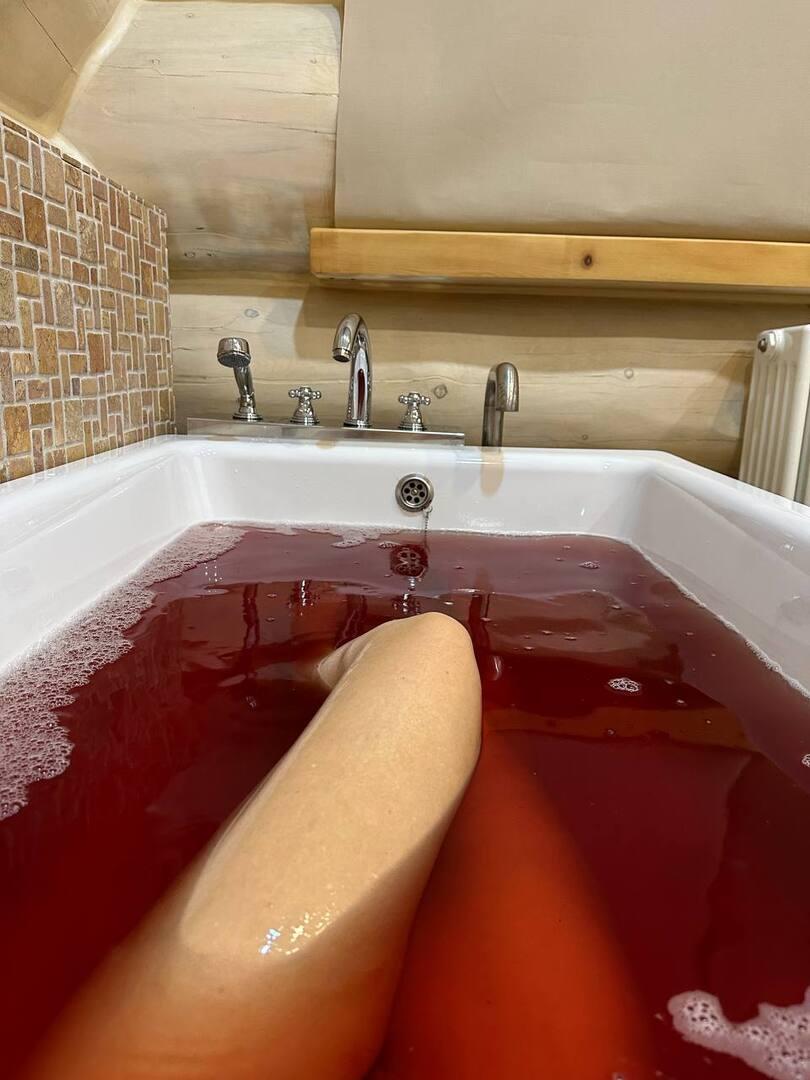 Ксения Собчак в мораловой ванне