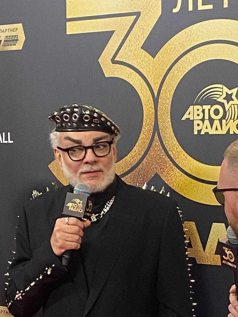 Пластический хирург рассказала, какая деталь выдает операции на лице Филиппа Киркорова