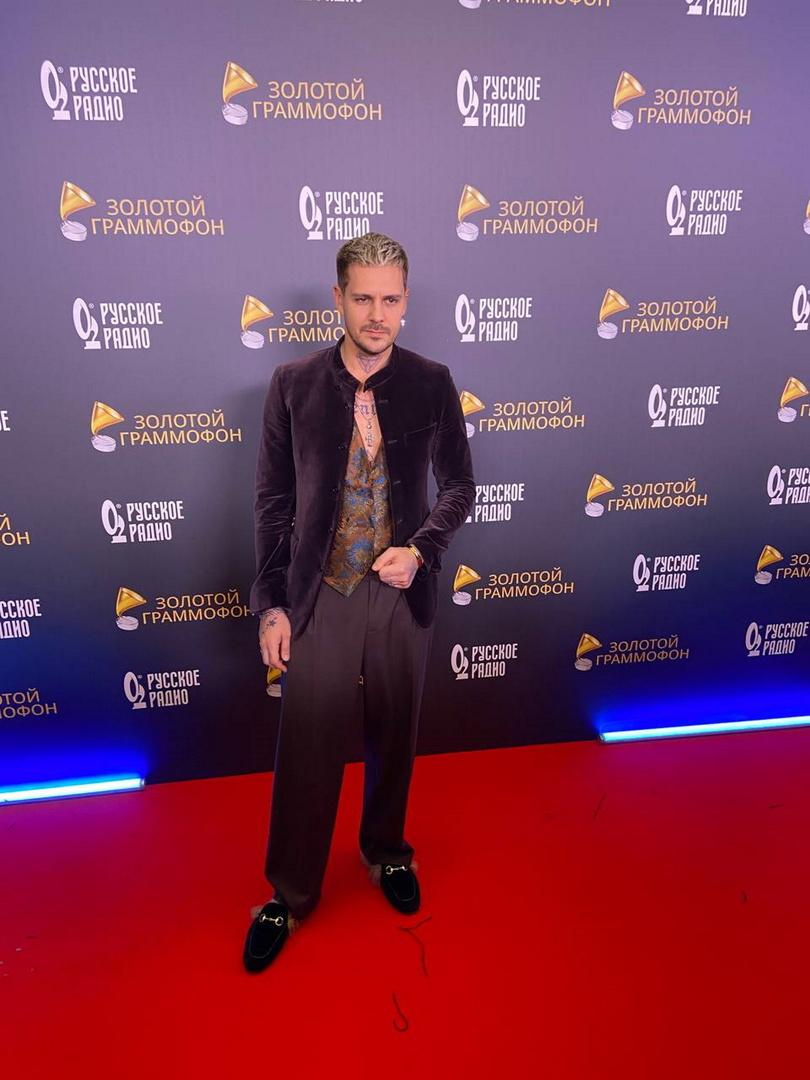 «Каждый образ с перебором»: стилист оценила наряды звезд на «Золотом граммофоне»