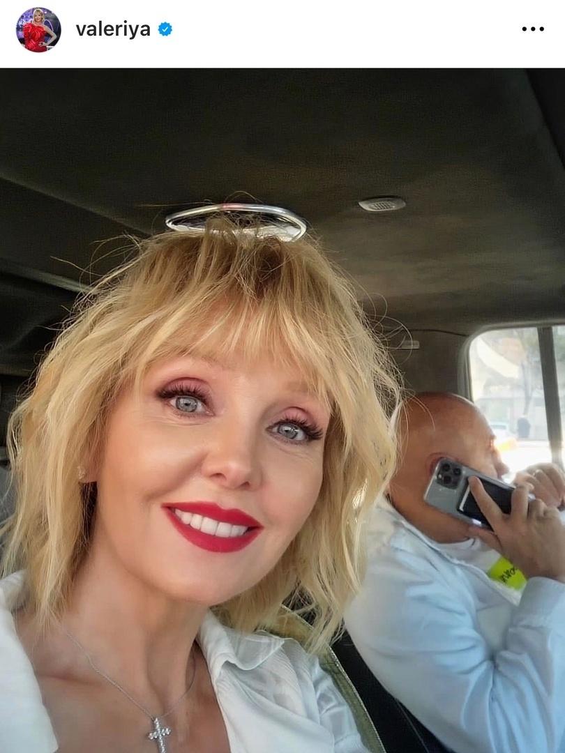 «Внимание на ее шею»: раскрыта тайна моложавой внешности Валерии