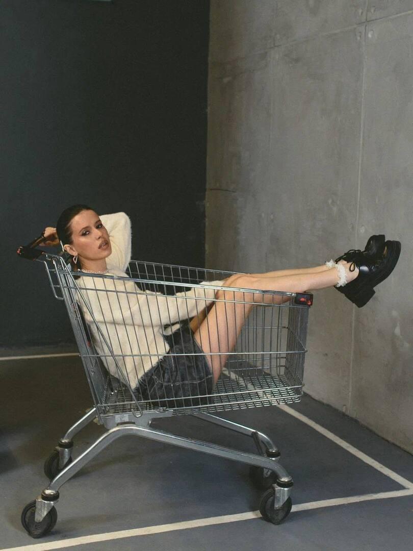 «С самого детства знала, кем хочу быть»: Elvira T про источники вдохновения и борьбу с хейтом