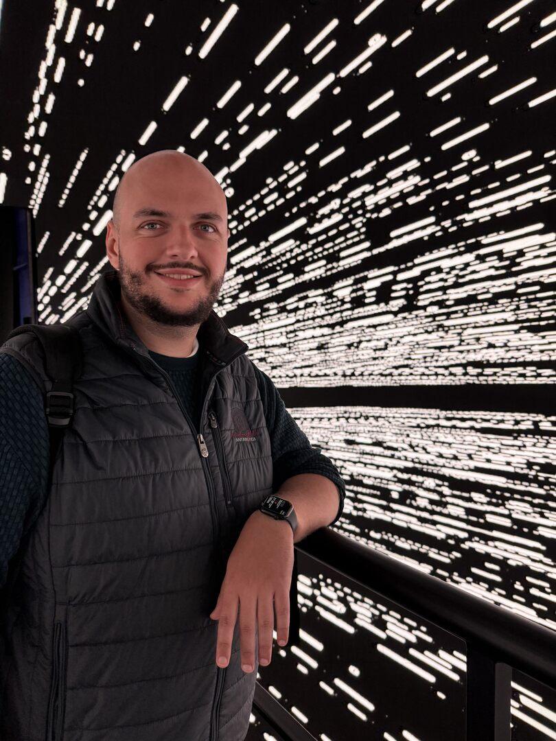 «Его наставления ведут меня всю жизнь»: сын Жванецкого Дмитрий об отце, звездной фамилии и слухах о семье