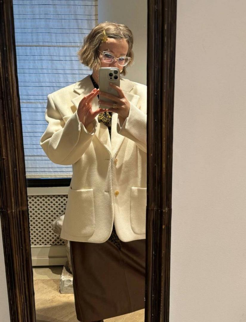 Дизайнер назвал стоимость пиджака Ксении Собчак, из-за которого ее сравнили с Барецким