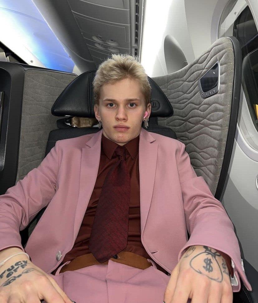 Даня Милохин