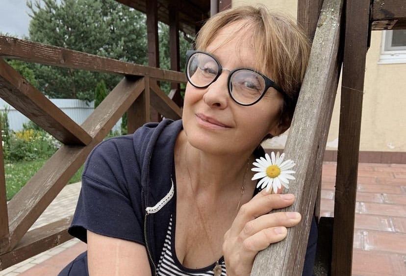 «Вставала ночью три раза, чтобы поесть»: Рожкова рассказала об угрозах Дубовицкой из-за худобы