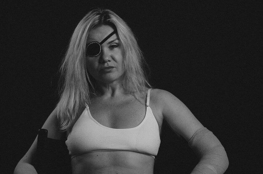 Жительница Сочи Душанова о лишившем ее глаза бывшем: «Опасность состоит в том, чтобы он не попал на СВО»