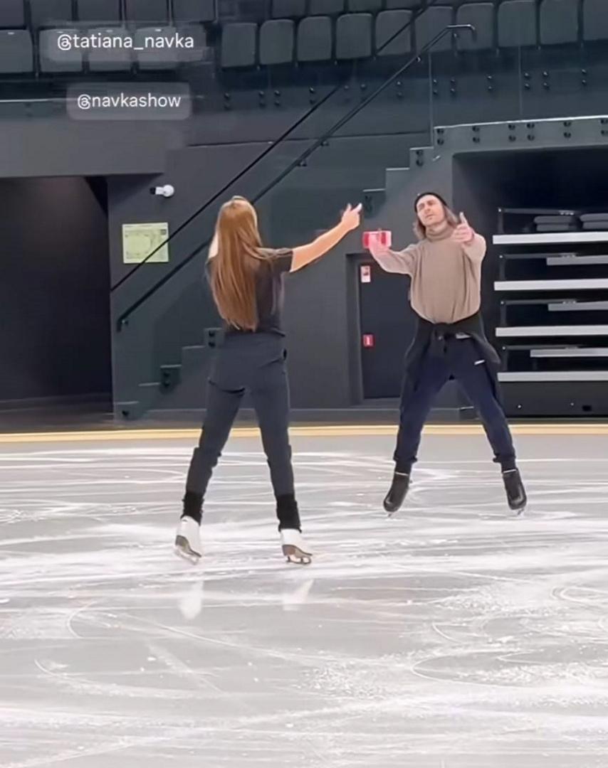 Татьяна Навка поделилась кадрами с репетиции шоу с овдовевшим Петром Чернышевым