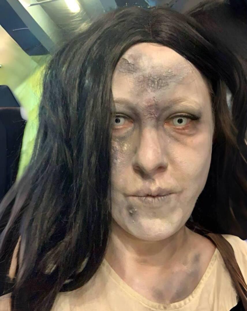 «Завуалированная вампирша»: Собчак ужаснула подписчиков образом на Хэллоуин