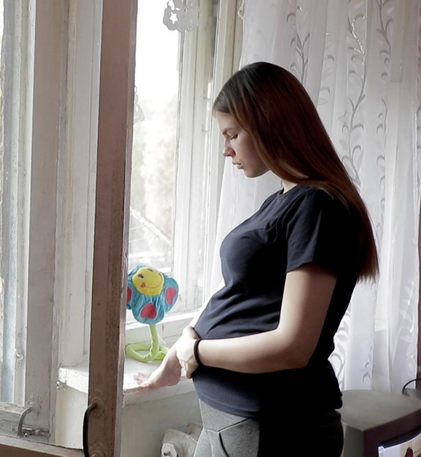 Свадьбы, расставания, дети: как живут участницы второго сезона шоу «Беременна в 16»