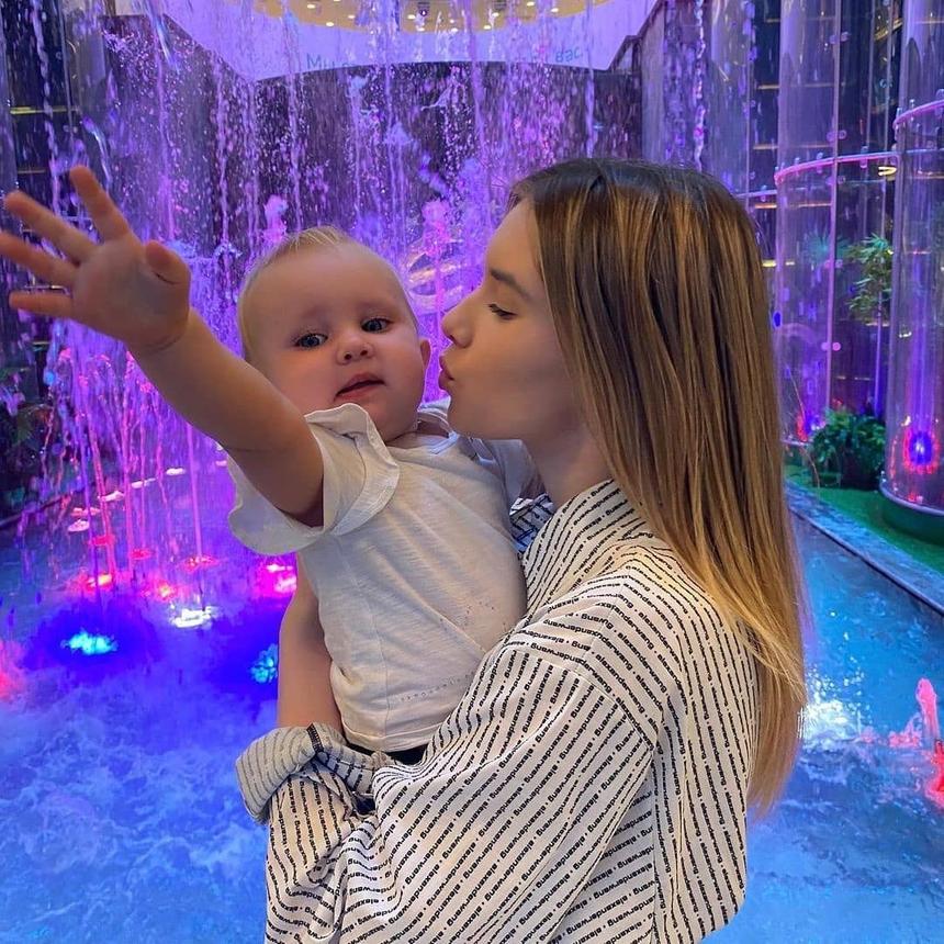 Свадьбы, расставания, дети: как живут участницы второго сезона шоу «Беременна в 16»