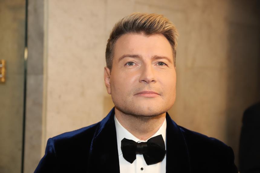 Молодеет с каждым днем: мама 45-летнего Николая Баскова стала выглядеть ровесницей сына