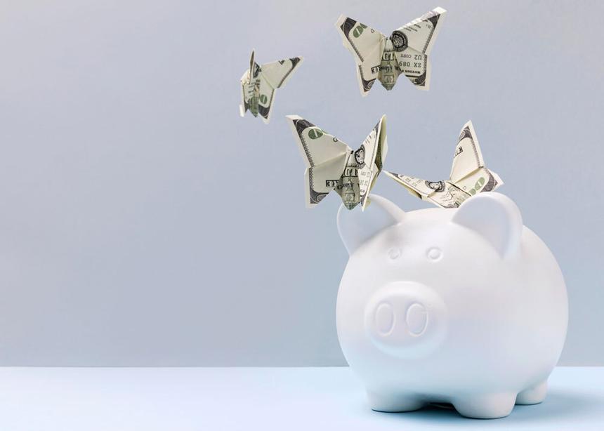 Почему мы выбираем зарабатывать мало — колонка психолога Юлии Хадарцевой