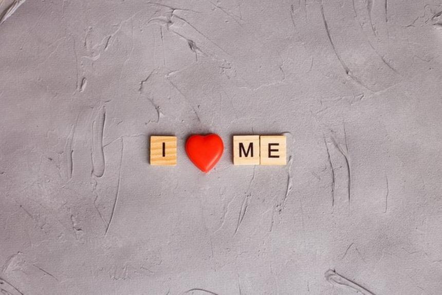 Задирают нос выше всех: кто входит в пятерку самовлюбленных знаков зодиака