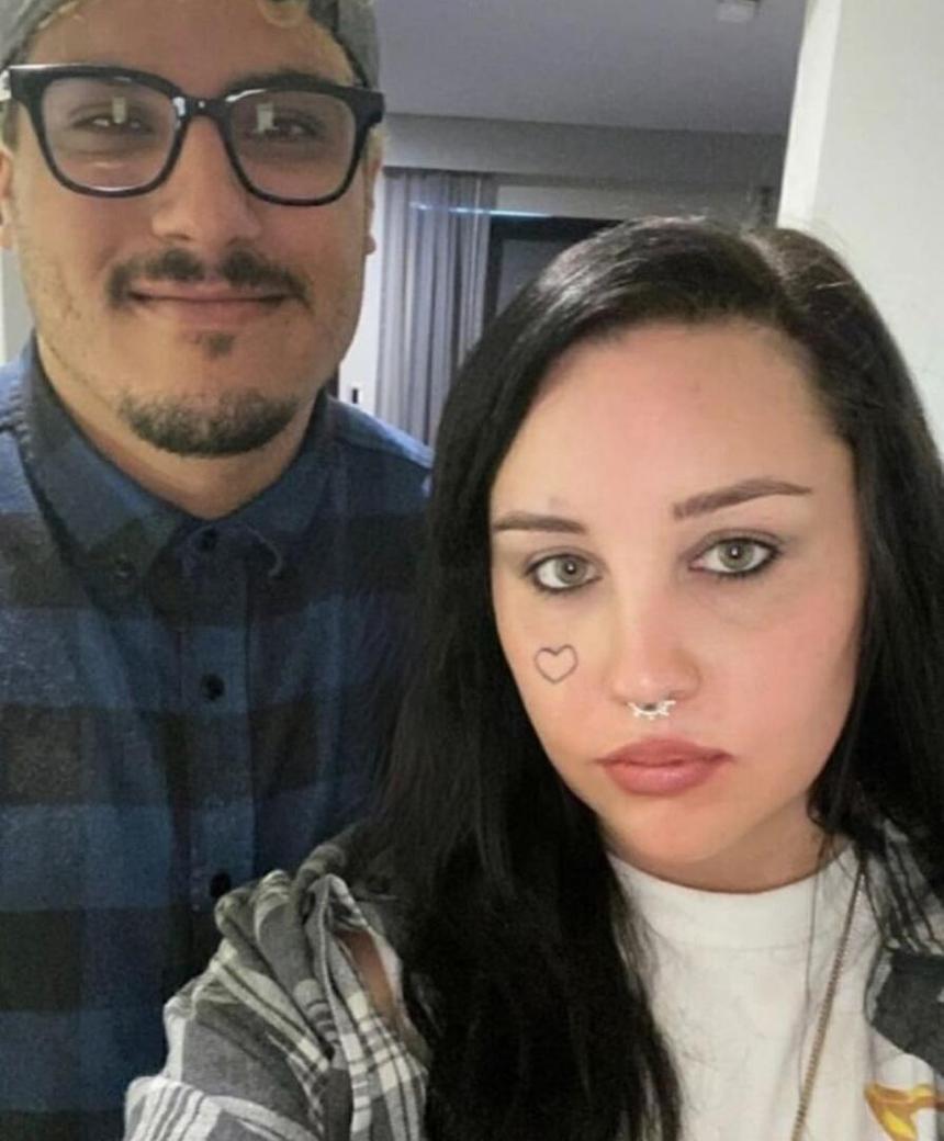 Загубленная жизнь Аманды Байнс: как звезда нулевых лишилась карьеры и угодила в психушку