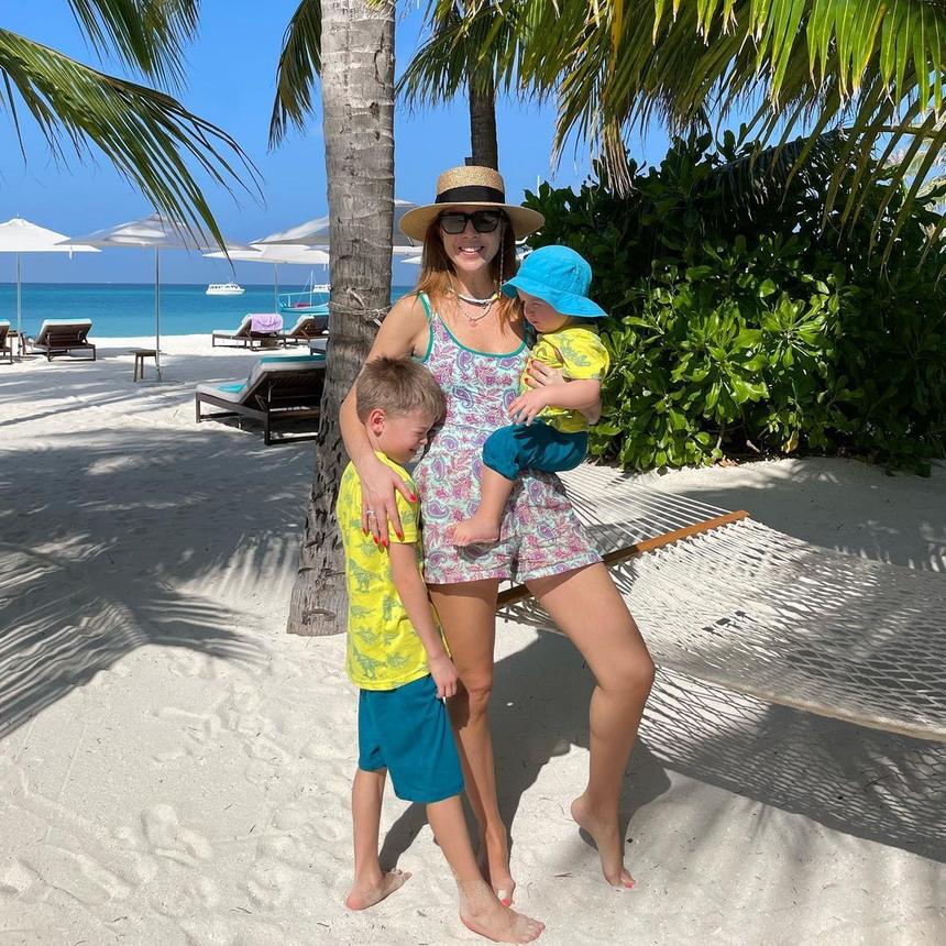 Наталья Подольская с сыновьями