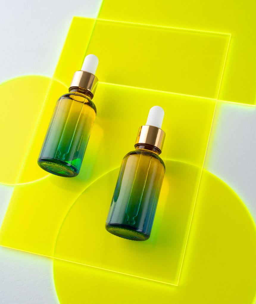 Уход за кожей зимой и в межсезонье: что надо знать, чтобы не превратиться в изюм к лету