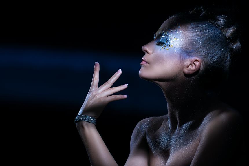 Уход за кожей зимой и в межсезонье: что надо знать, чтобы не превратиться в изюм к лету