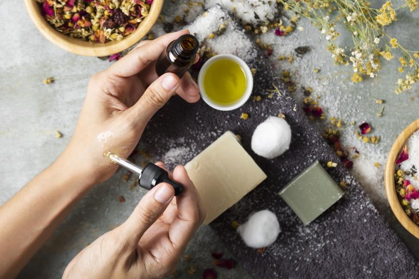 Ароматы любви: какие запахи вызывают желание близости