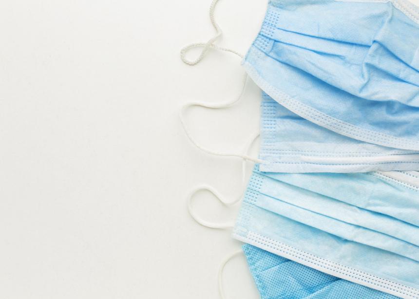 Пришла беда, откуда не ждали: чем одноразовые маски угрожают человечеству