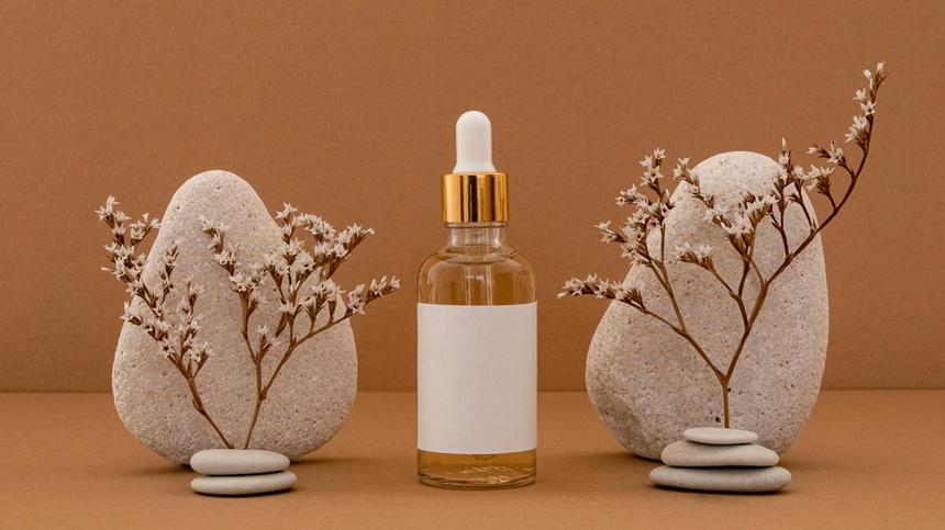 Ретинол в косметике: зачем нужен и к чему может привести его неправильное использование