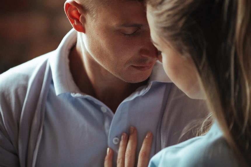 Как не стать с мужем соседями: ученые назвали привычку, снижающую женское либидо