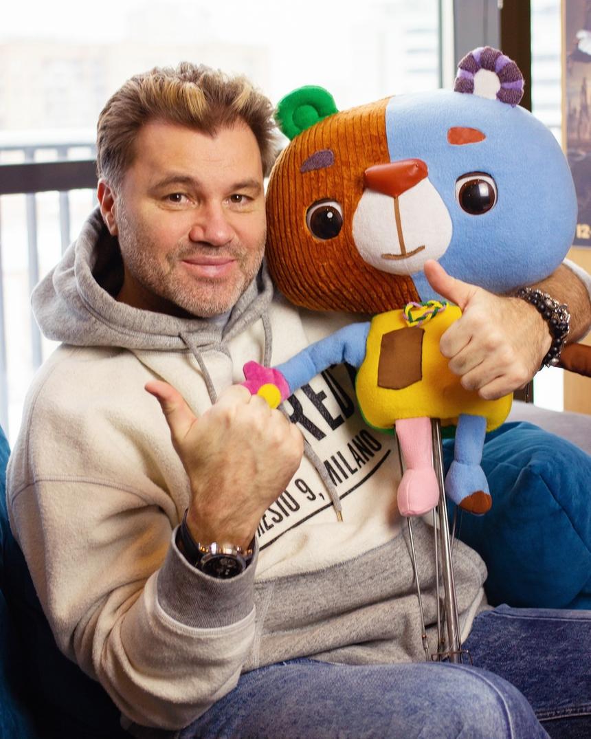 Олег Рой — об общении с детьми после развода: «Отец должен и пиццу заказать, и к стоматологу сходить»