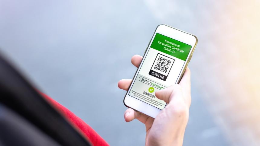 Театры и общепиты теперь доступны всем: в Москве отменены QR-коды