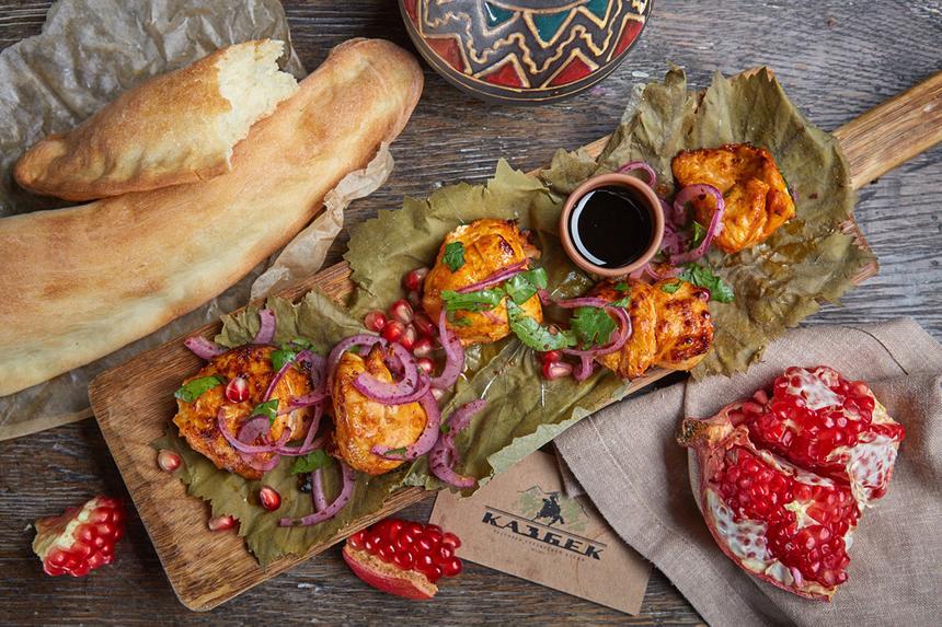 Вкусно, быстро и доступно: наггетсы и еще 4 рецепта горячих блюд из курицы