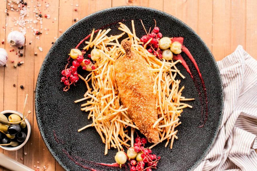 Вкусно, быстро и доступно: наггетсы и еще 4 рецепта горячих блюд из курицы