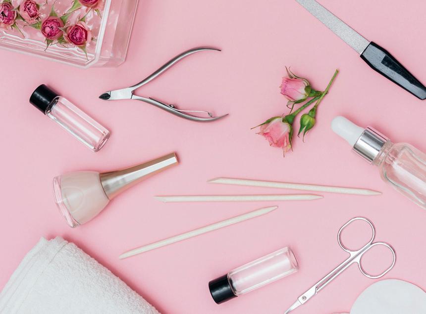 Режим экономии: как сделать качественный маникюр дома без ошибок