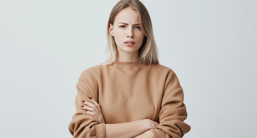 От каких продуктов и напитков стоило бы отказаться ради молодости зубов — стоматолог