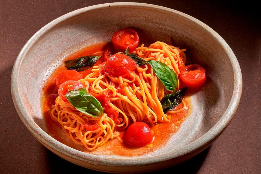 Тальолини с томатами и острым перцем