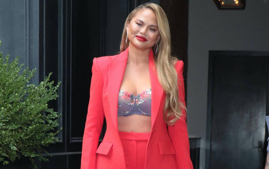 Утягивающее, для дома и особых случаев: где купить идеальное нижнее белье