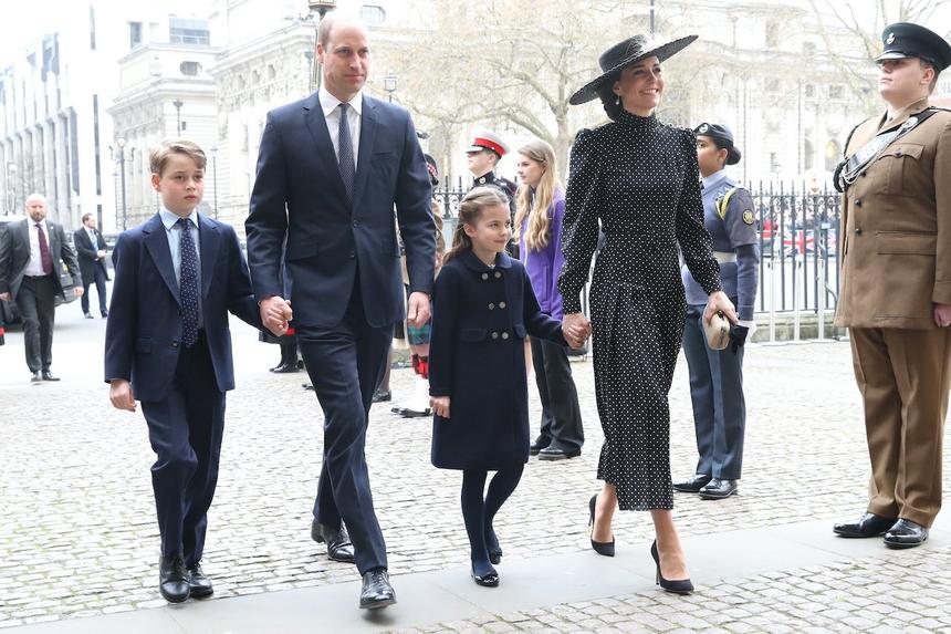 Принц Уильям и Кейт Миддлтон с детьми
