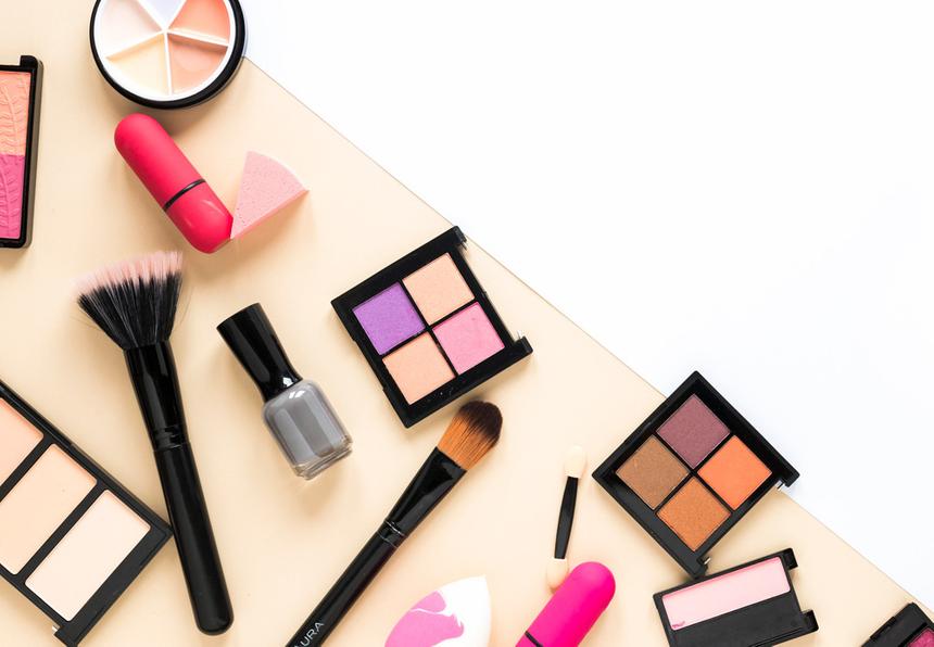 Гид по новинкам: жидкий хайлайтер made in Russia и еще 10 бьюти-запусков апреля