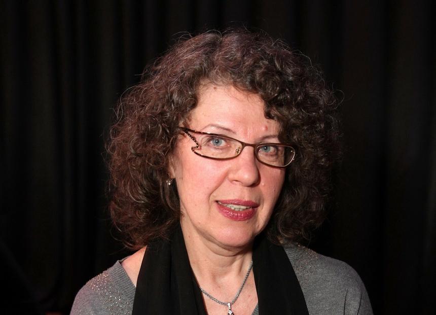 Александра Маринина представила отрывок из новой книги «Шпаргалка для ленивых любителей истории. Короли и королевы Англии»