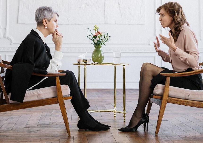 «Я повторяю судьбу матери»: что такое родовые сценарии, как их обнаружить и избавиться