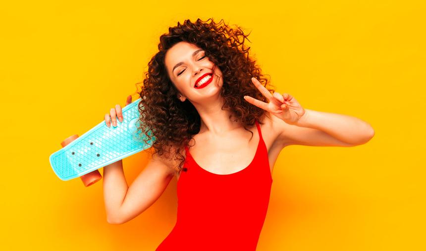 Как правильно ухаживать летом за волосами, кожей лица и губ: советы косметолога