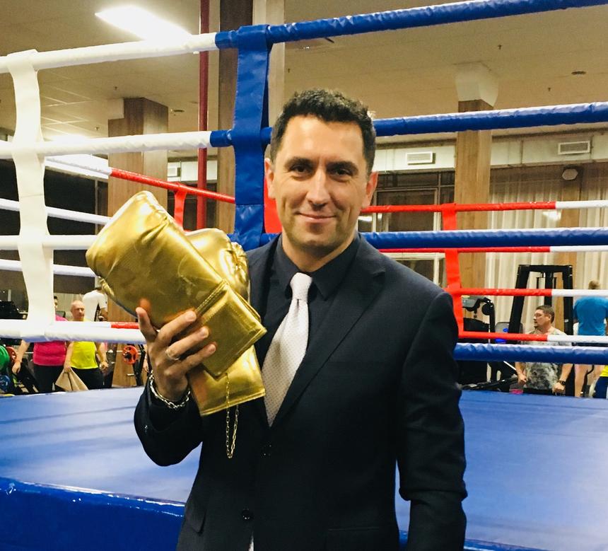 Телеведущий Денис Стойков: «Слухи о себе я стараюсь не читать и не комментировать»