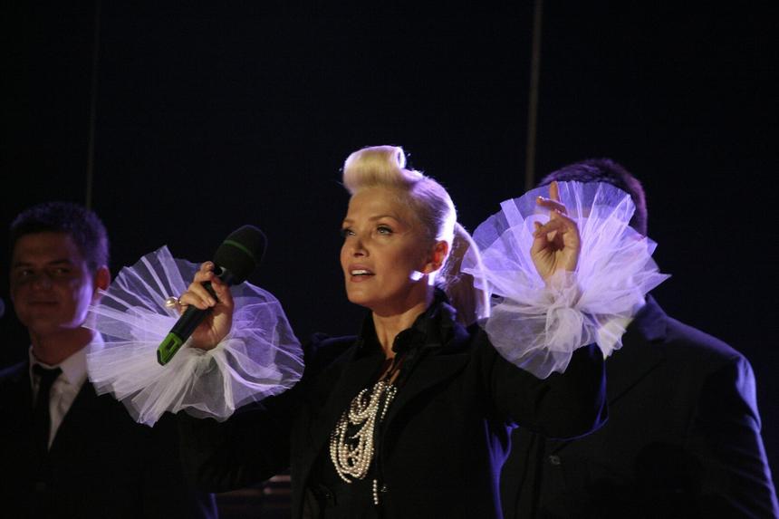  Лайма Вяйкуле выступила на концерте сидя