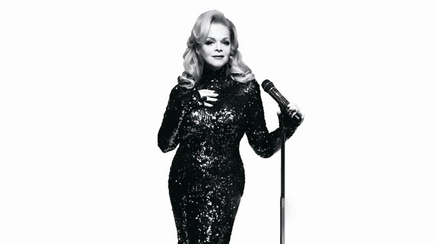 67-летняя Лариса Долина удивила своей фигурой в новом наряде