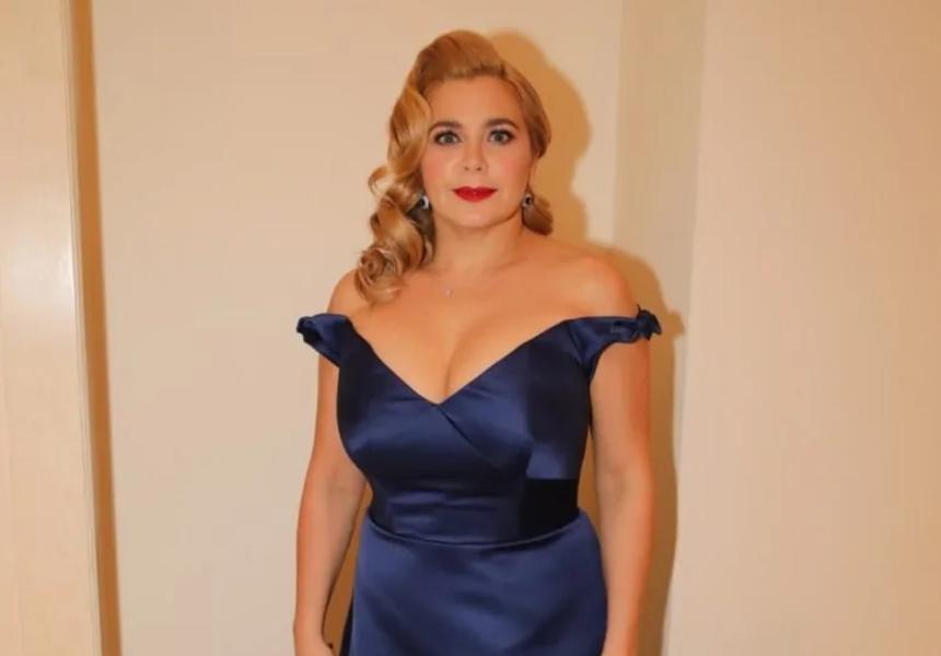 Ирина Пегова снялась в невероятно соблазнительном платье