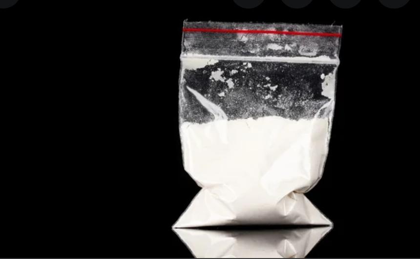 В Германии врач случайно убил любовницу, подсыпав кокаин себе в член