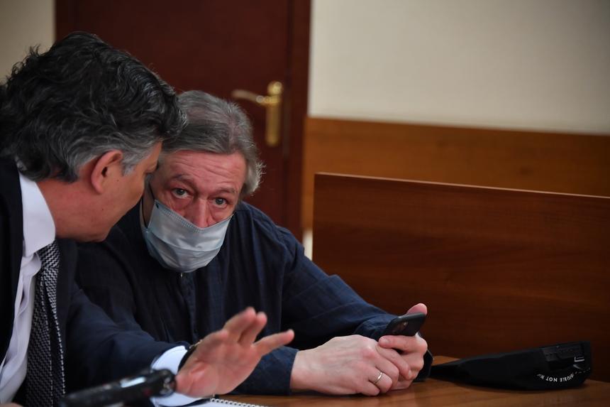 Михаил Ефремов посвятил стихи заключенному из Херсона