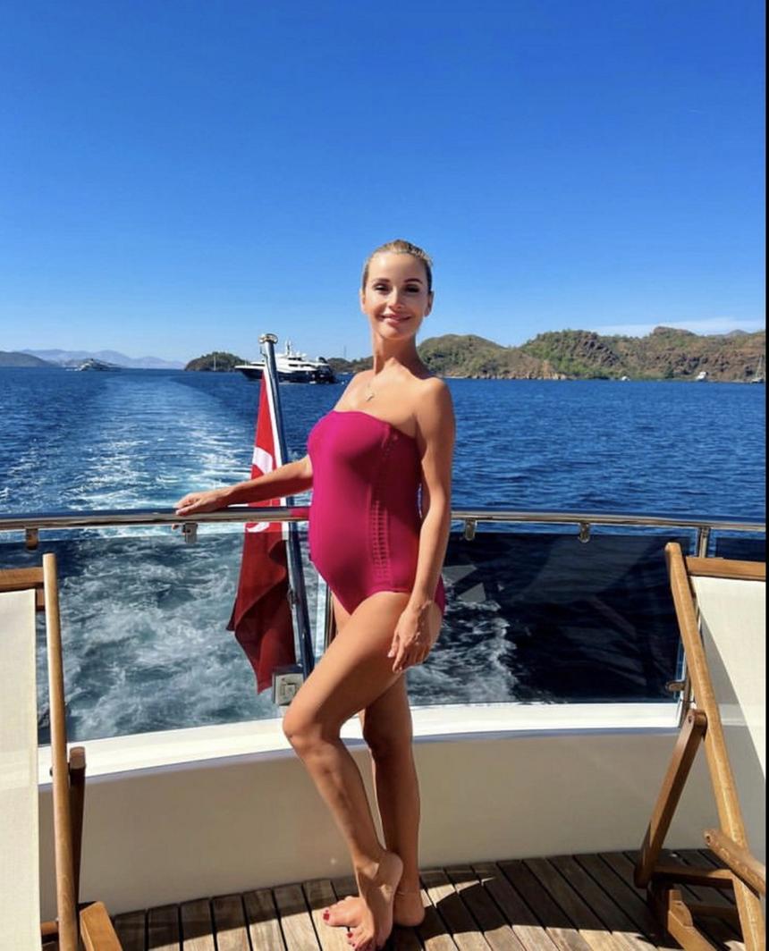 «Не имею отношения к её беременности»: очередная ошибка СМИ в разоблачении мужа Орловой