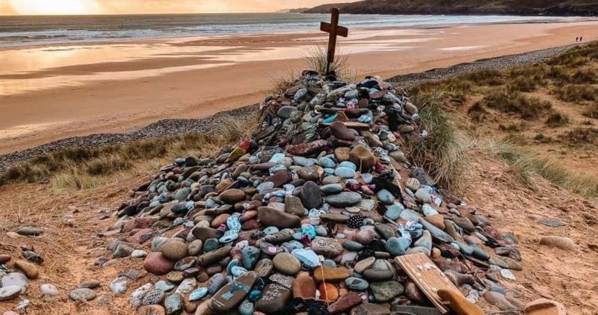 Фанатов «Гарри Поттера» попросили не оставлять носки на могиле Добби