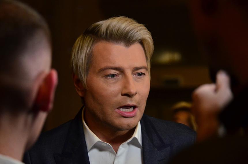 Врач рассказала о диагнозе отёчного и полного Николая Баскова