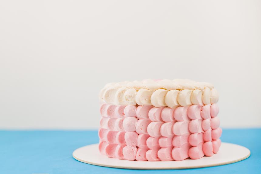 В Москве продан кусок торта за два миллиона рублей